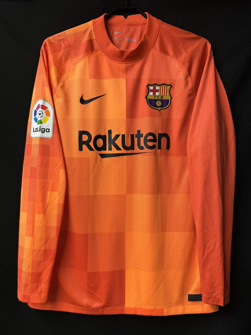 2021/22】バルセロナ（GK）/ CONDITION：A / SIZE：L / #1 / TER STEGEN / ラ・リーガパッチ –  Vintage Sports Football Store