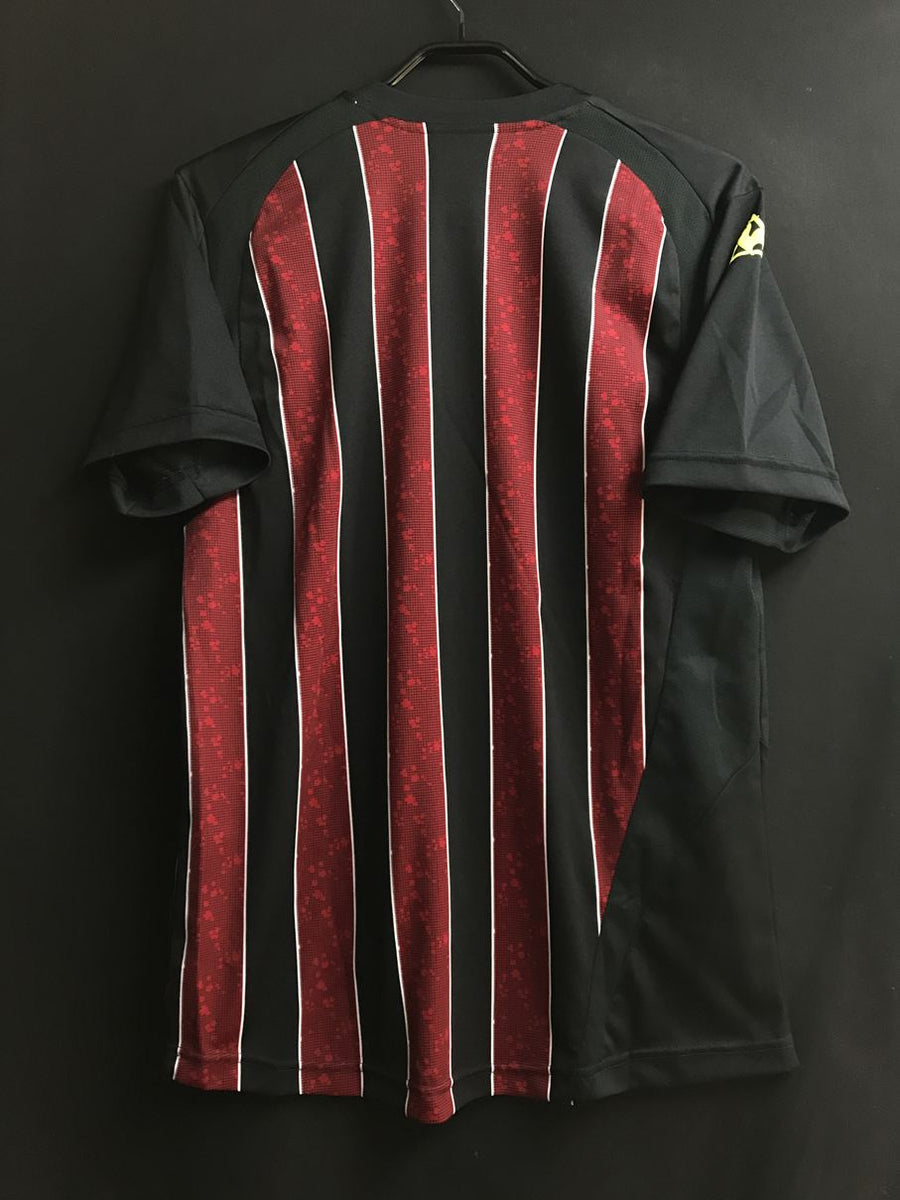 kompany-text-stats-shirt-1.jpg