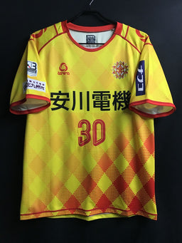 ギラヴァンツ北九州　本山選手着用ユニフォーム　うちわ ギラヴァンツ北九州 本山選手着用ユニフォーム うちわ - メルカリ