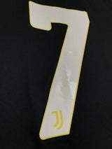 【2023/24】ユベントス（H）/ CONDITION：New / SIZE：L / #7 / CHIESA / セリエAパッチ、腰スポンサー