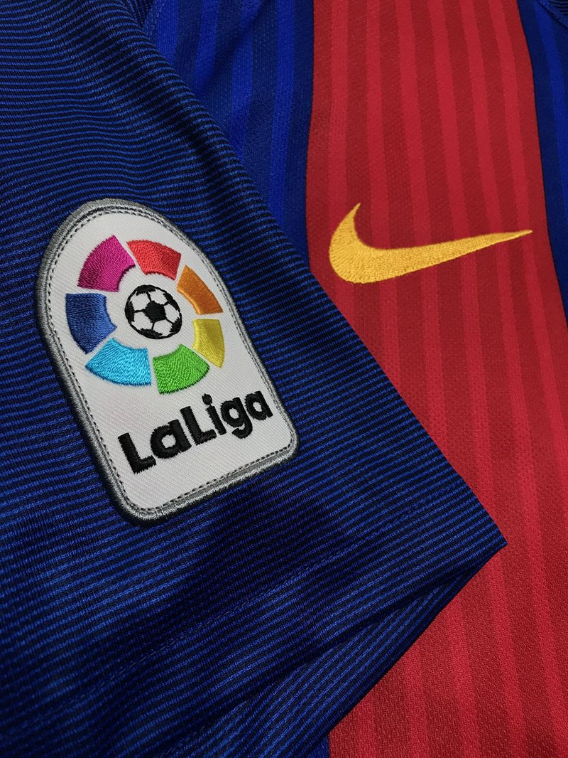 FCバルセロナ　グッズ　胸スポンサー無しユニフォーム＋2006クラブW杯マフラー バルサ、ユニホームの胸のスポンサー部分が図形！クラシコで着用