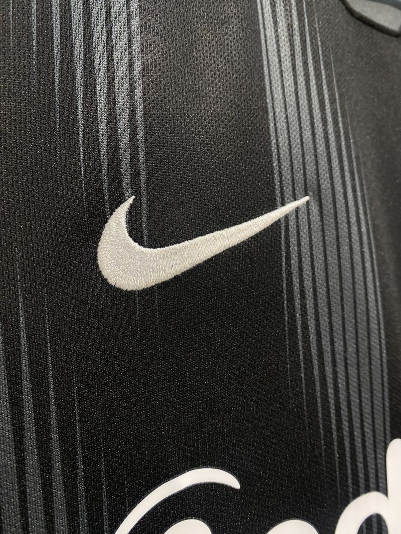 【2018/19】フランクフルト（H）/ CONDITION：NEW / SIZE：M / #8 / JOVIĆ / ブンデスリーガ、袖スポンサーパッチ