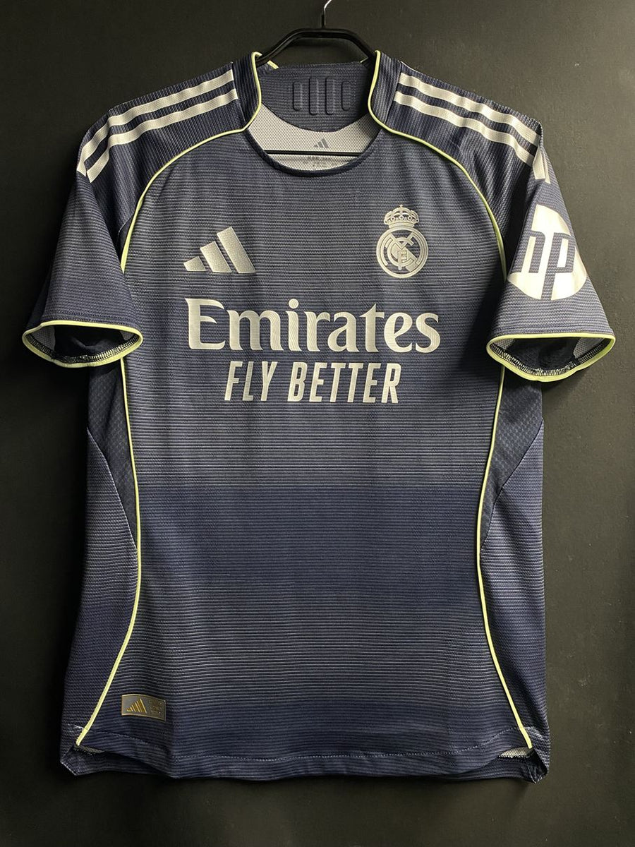 レアル・マドリード – Vintage Sports Football Store